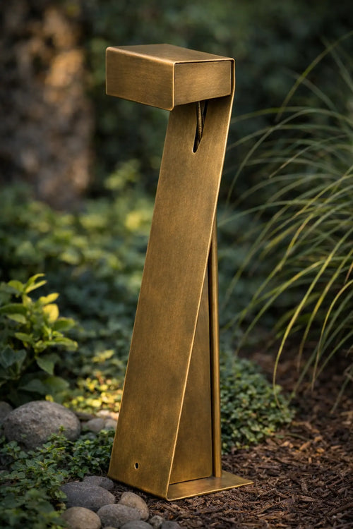 luce faretto lampione LED da giardino in metallo finitura ottone antico design moderno per illuminazione esterna